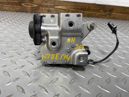 04-10 Bentley Continental GTC Right RH Convertible Boot Latch (3W7 871 384 C)