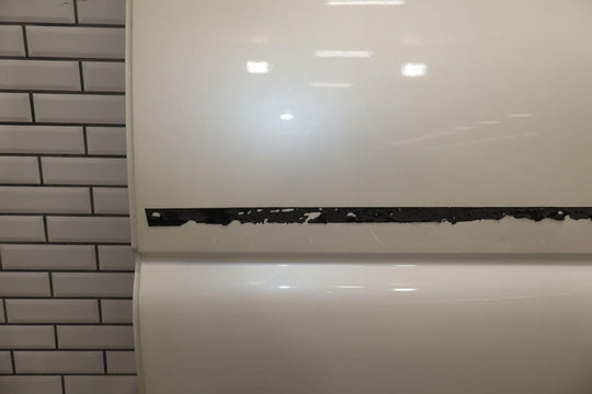 02-06 Cadillac Escalade SWB Left Rear Door (No Cladding) White Diamond 98U