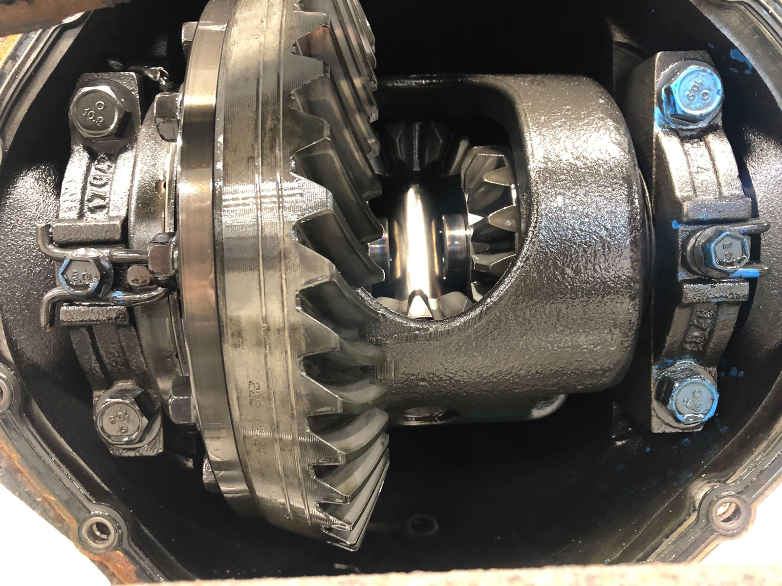 06-07 Hummer H2 OEM Loaded Solid Rear Axle 4.10 Ratio (Opt