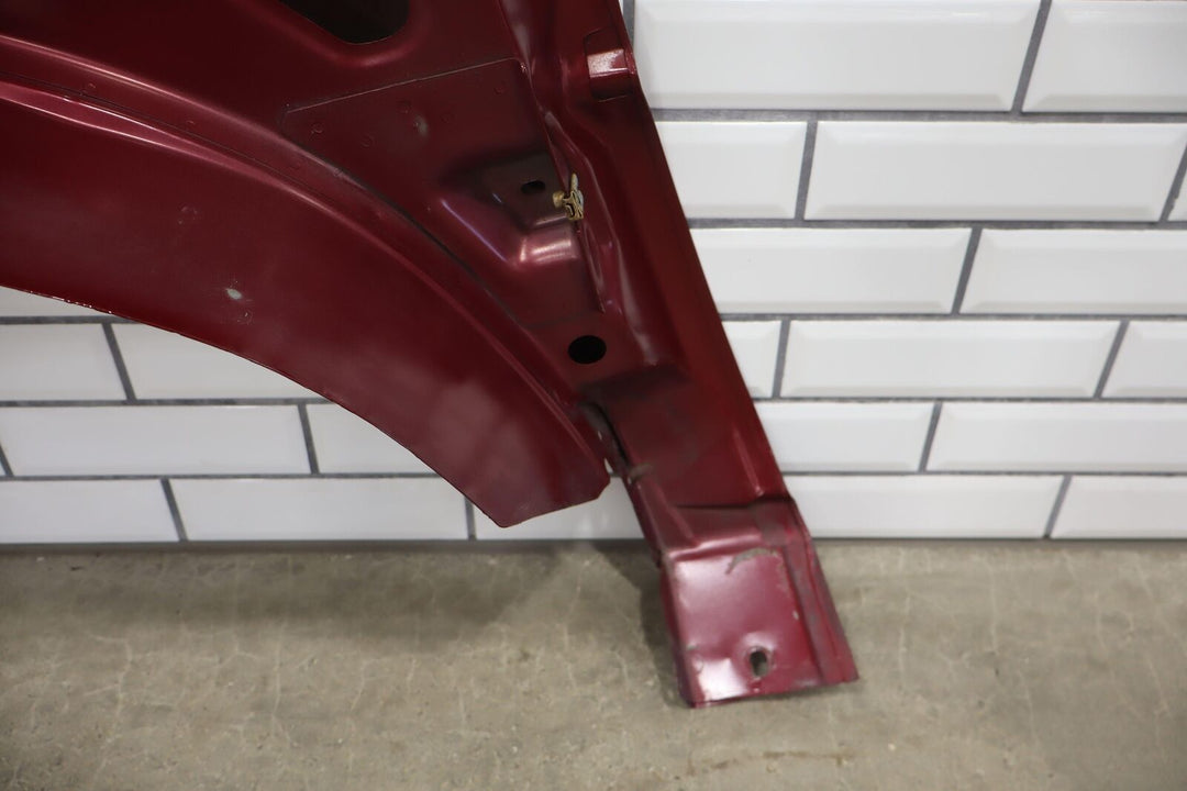 00-06 GMC Yukon Sierra GMT800 Passenger Right Fender (Sport Red 63U)