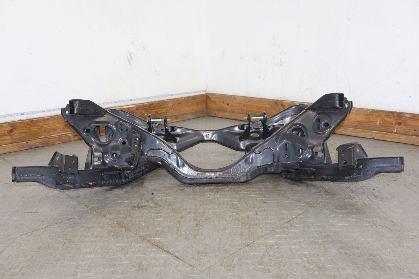 17-19 Fiat 124 Spider Rear Bare Undercarriage Crossmember (65K Miles)