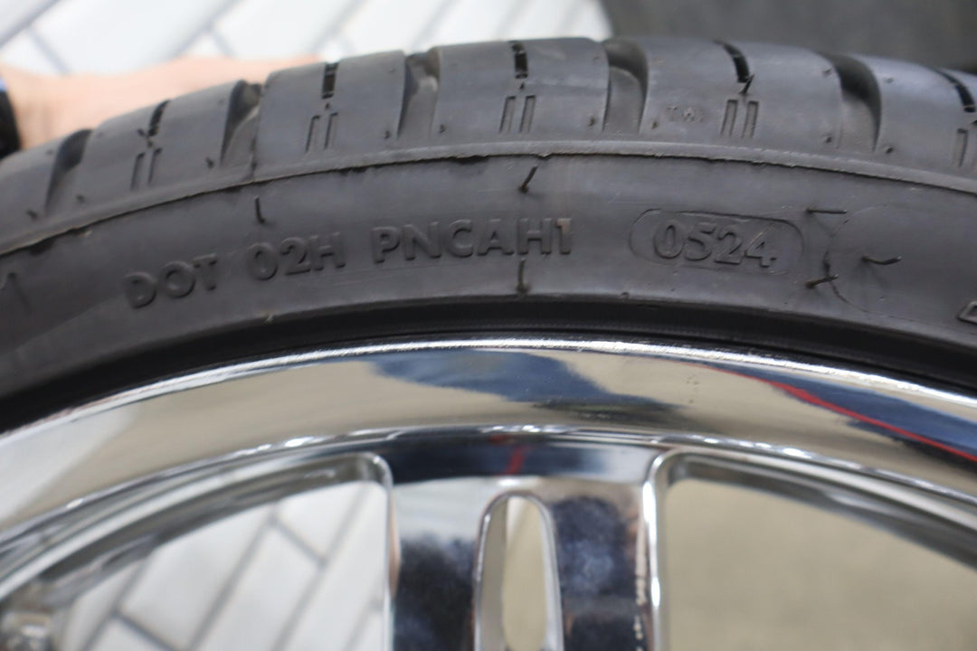 close up cadillac xlr wheel tire