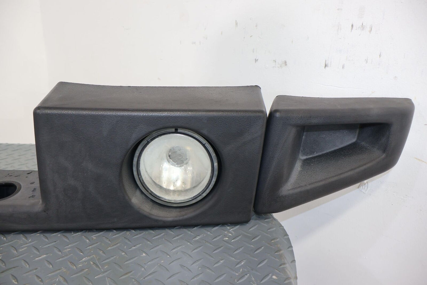 03-09 Hummer H2 OEM Front Bumper with Fog Lights/Winglets Complete