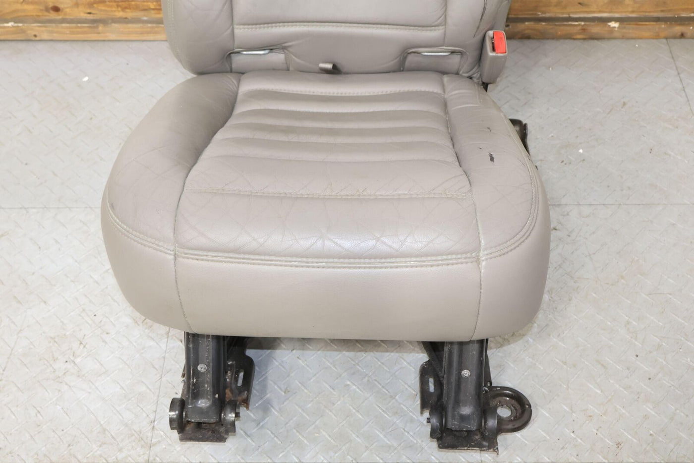 03-07 Hummer H2 2nd / Rear Row Leather Seat (Wheat 502) SUV Only