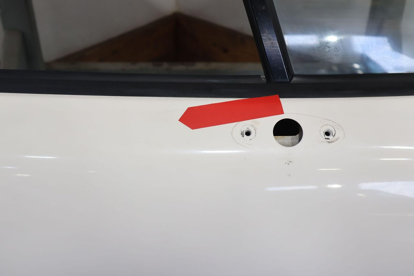 90-97 Mazda Miata MX5 NA Right RH Manual Door W/Glass (White PT) Small Dent