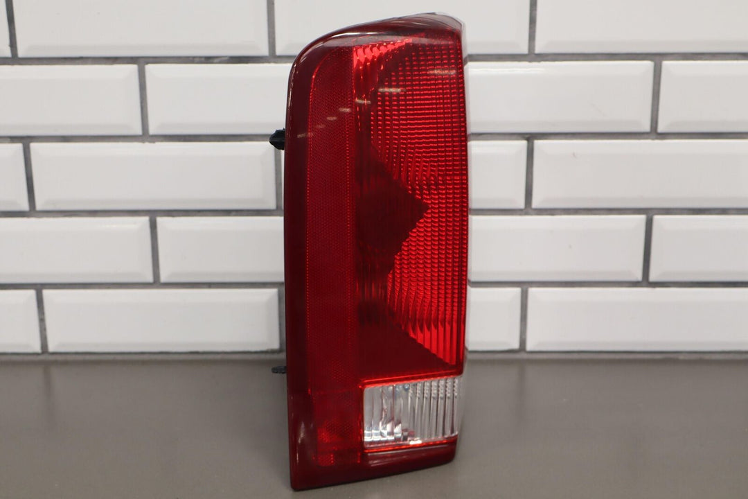 02-06 Cadillac Escalade Driver Left LH Tail Light Assembly OEM