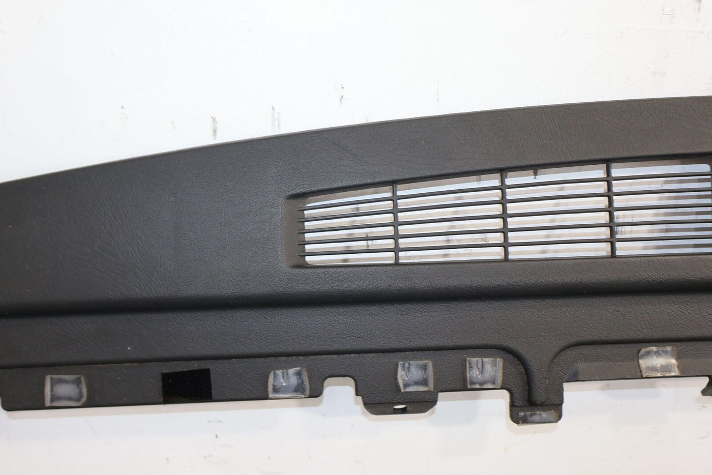 03-07 Hummer H2 OEM Upper Dash Cover Pad (Ebony 48I) See Description