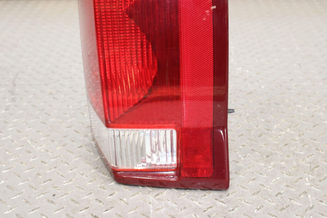 03-06 Cadillac Escalade Long Wheel Base Rear Right RH Tail Light Lamp (Tested)