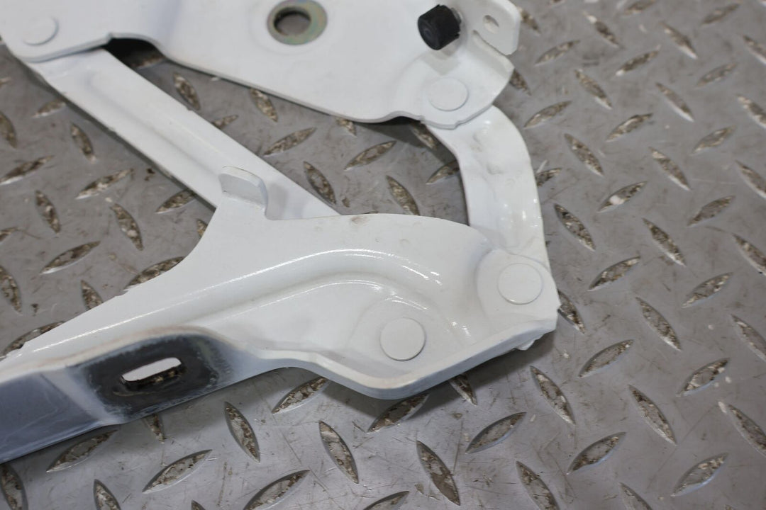 16-18 Chevy Camaro ZL1 Left LH & Right RH pair of Hood Hinges (Summit White GAZ)