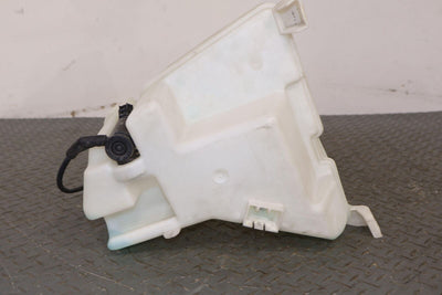 02-05 Ford Thunderbird Windshield Washer Reservoir W/ Pump& Lid (Tested)