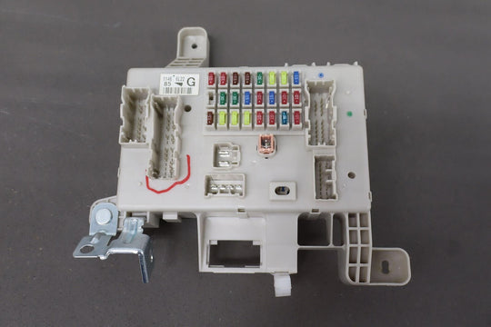 03-09 Lexus GX470 4.7L Interior Cabin Fuse Relay Junction Box OEM *Damaged*