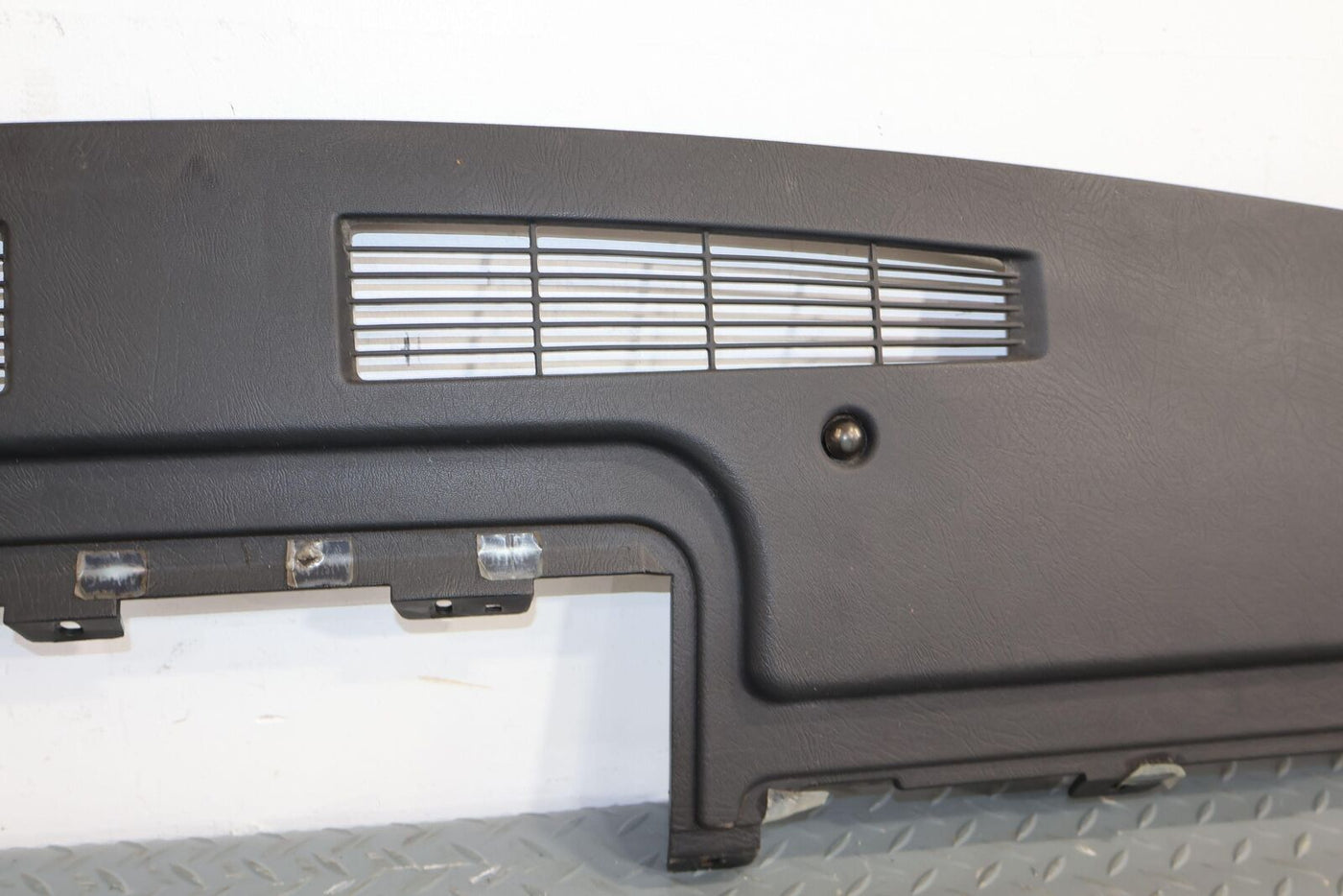 03-07 Hummer H2 OEM Upper Dash Cover Pad (Ebony 48I) See Description