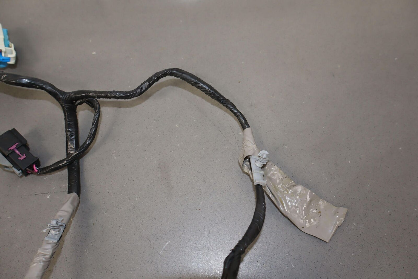 2003 Hummer H2 Front Floor Console Wiring Harness (See Photos) OEM