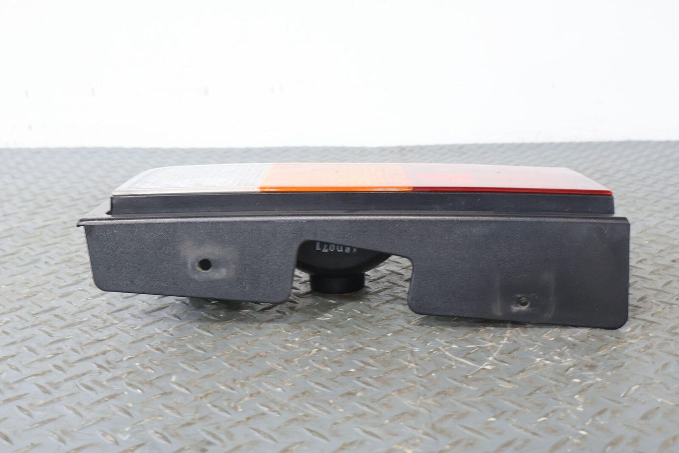 03-04 Hummer H2 Right Passenger Tail Light Tail Lamp (Body Mounted) OEM Tested