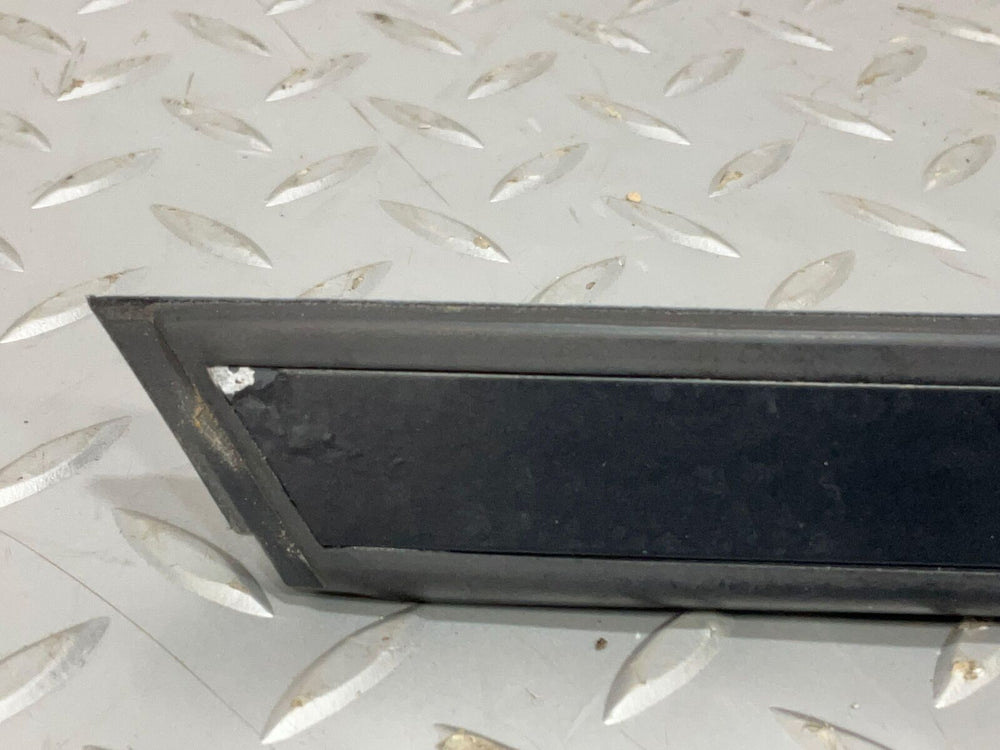 04-14 Lamborghini Gallardo Left Front Vent Window Weather Stripping (400837439)