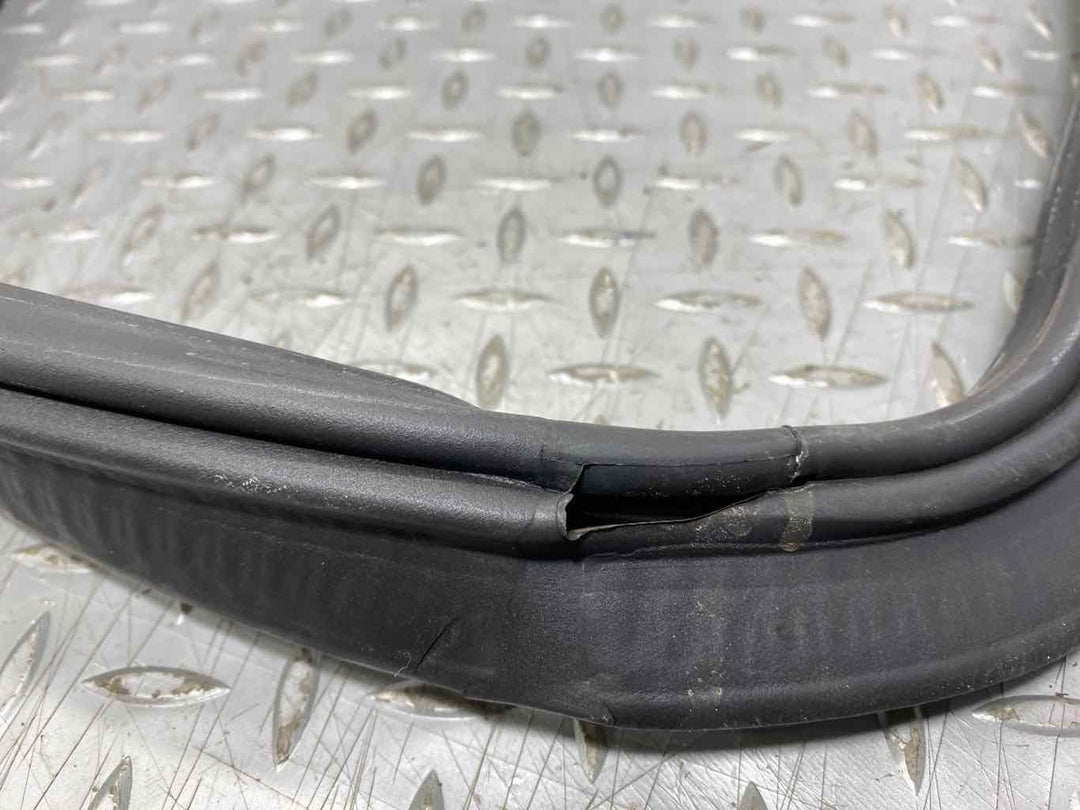 97-04 Chevy Corvette C5 Hatchback Weather Stripping Gasket Seal