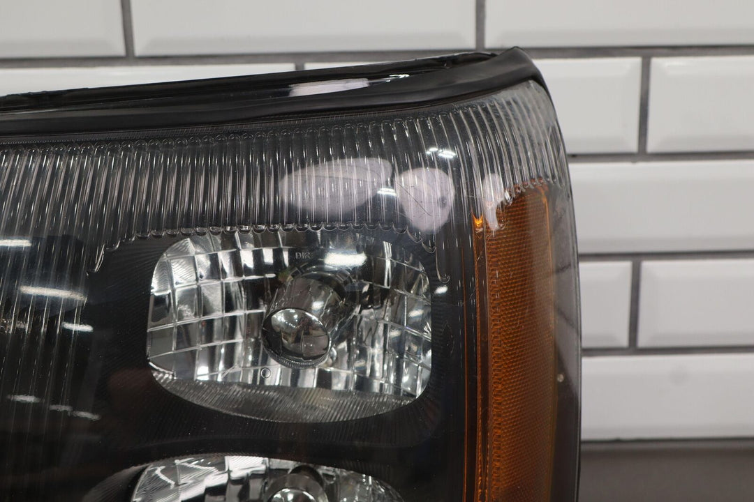 03-06 Cadillac Escalade Pair of Left & Right Aftermarket Headlight Lamps