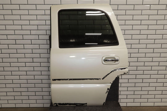 02-06 Cadillac Escalade SWB Left Rear Door (No Cladding) White Diamond 98U