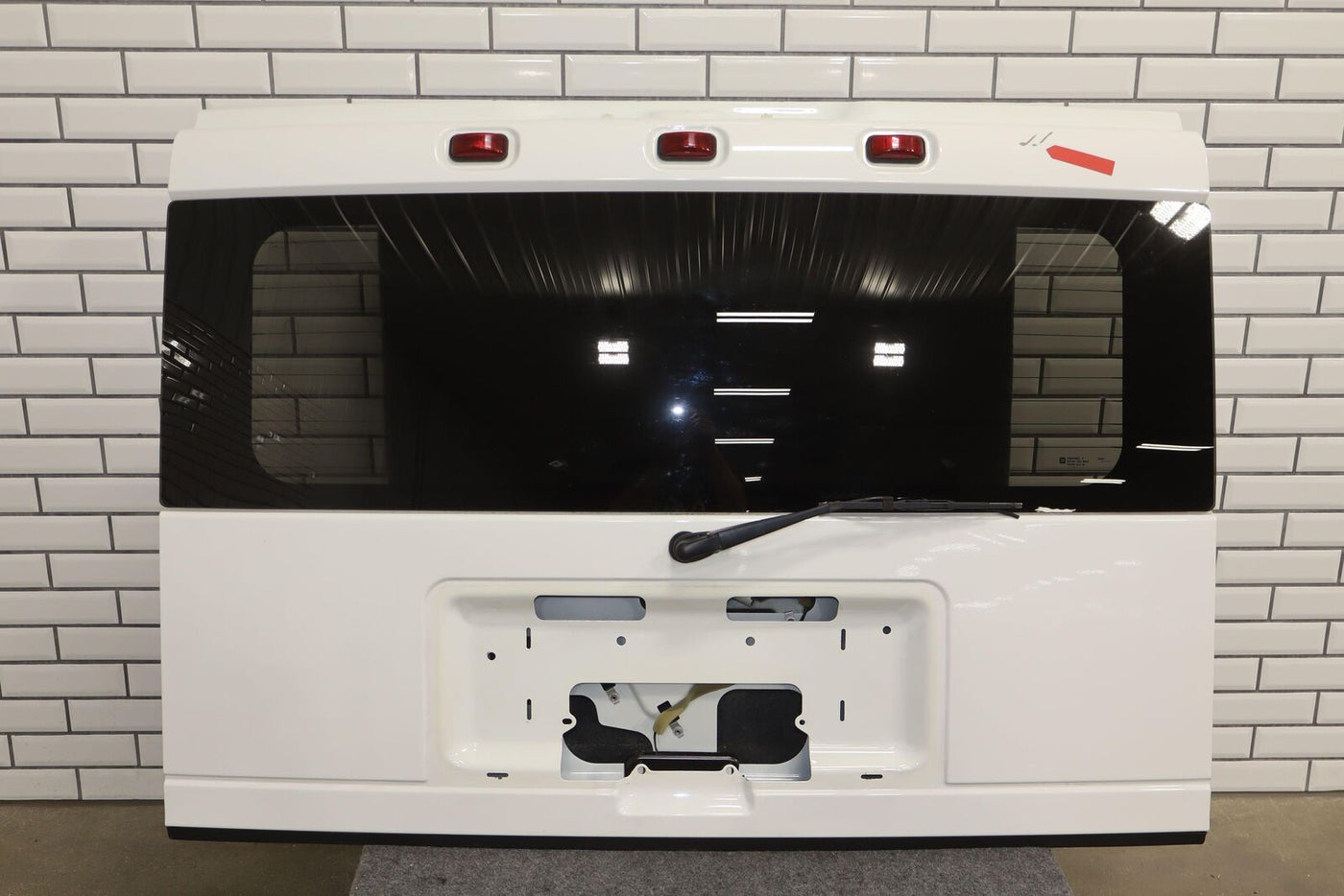 03-09 Hummer H2 Rear Hatch Lid W/Glass & Clearance Lights Olympic White (50U)