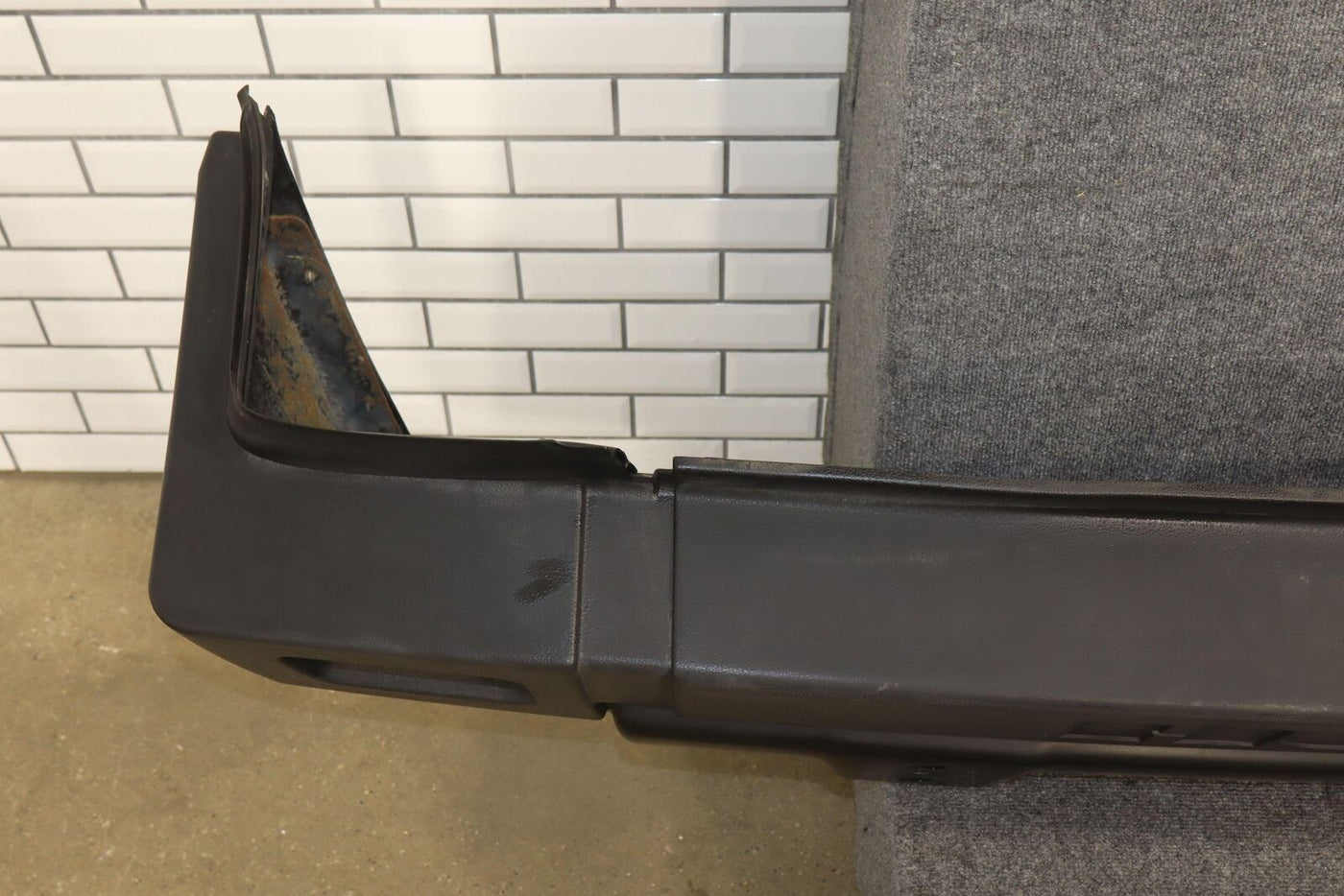 03-05 Hummer H2 OEM Rear Bumper Bar / End Caps (Textured Black) See Photos