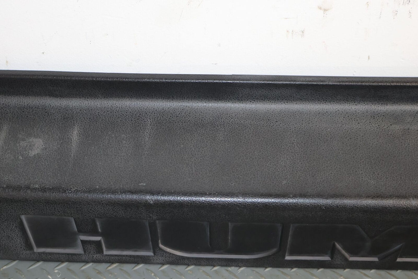 06-09 Hummer H2 REAR Center Bumper Cover Section (Black Textured) See Notes