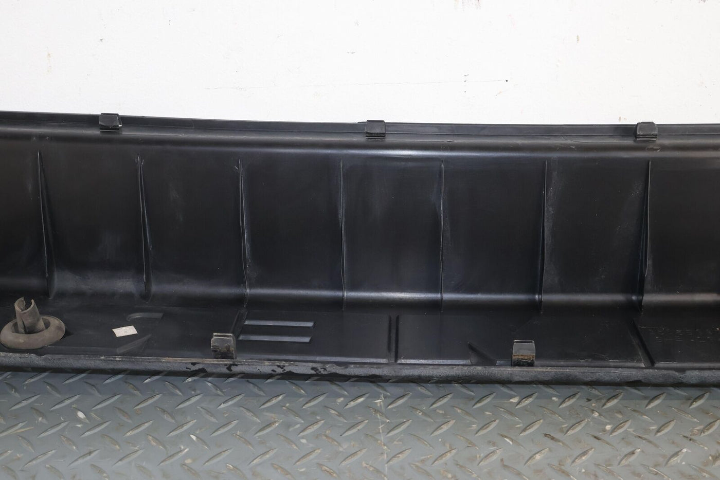 06-09 Hummer H2 REAR Center Bumper Cover Section (Black Textured) See Notes