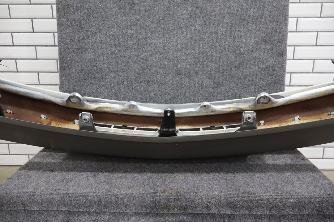 00-06 Chevy Suburban/Tahoe Chrome OEM Front Bumper Assembly (Summit White 50U)