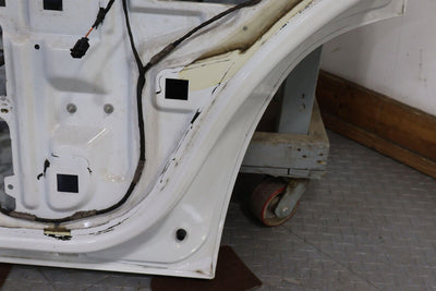 00-06 GMC Yukon Denali Rear Right RH Door W/Glass (SUmmit White 50U) Poor Finish