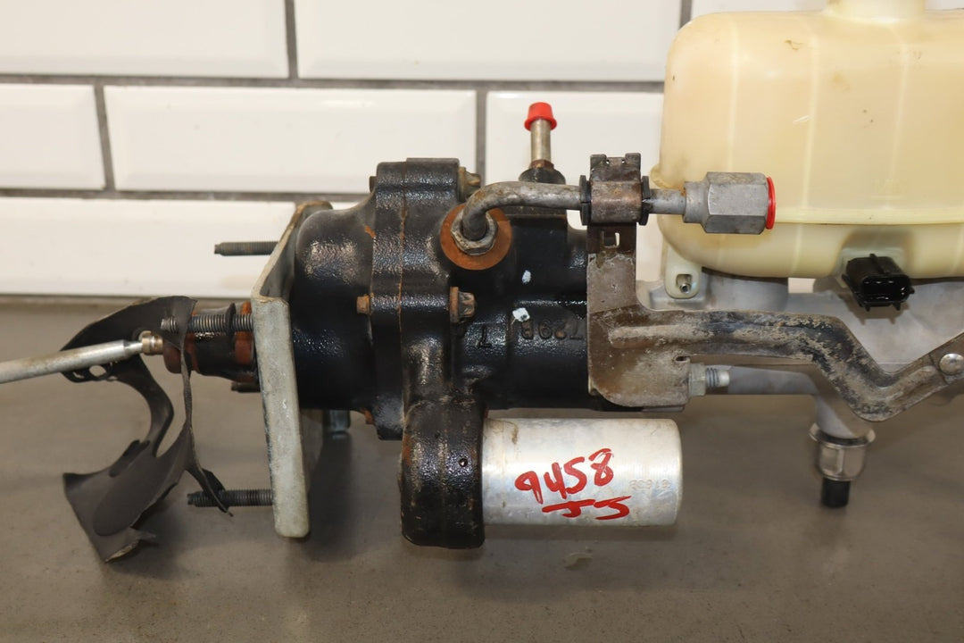 47357318