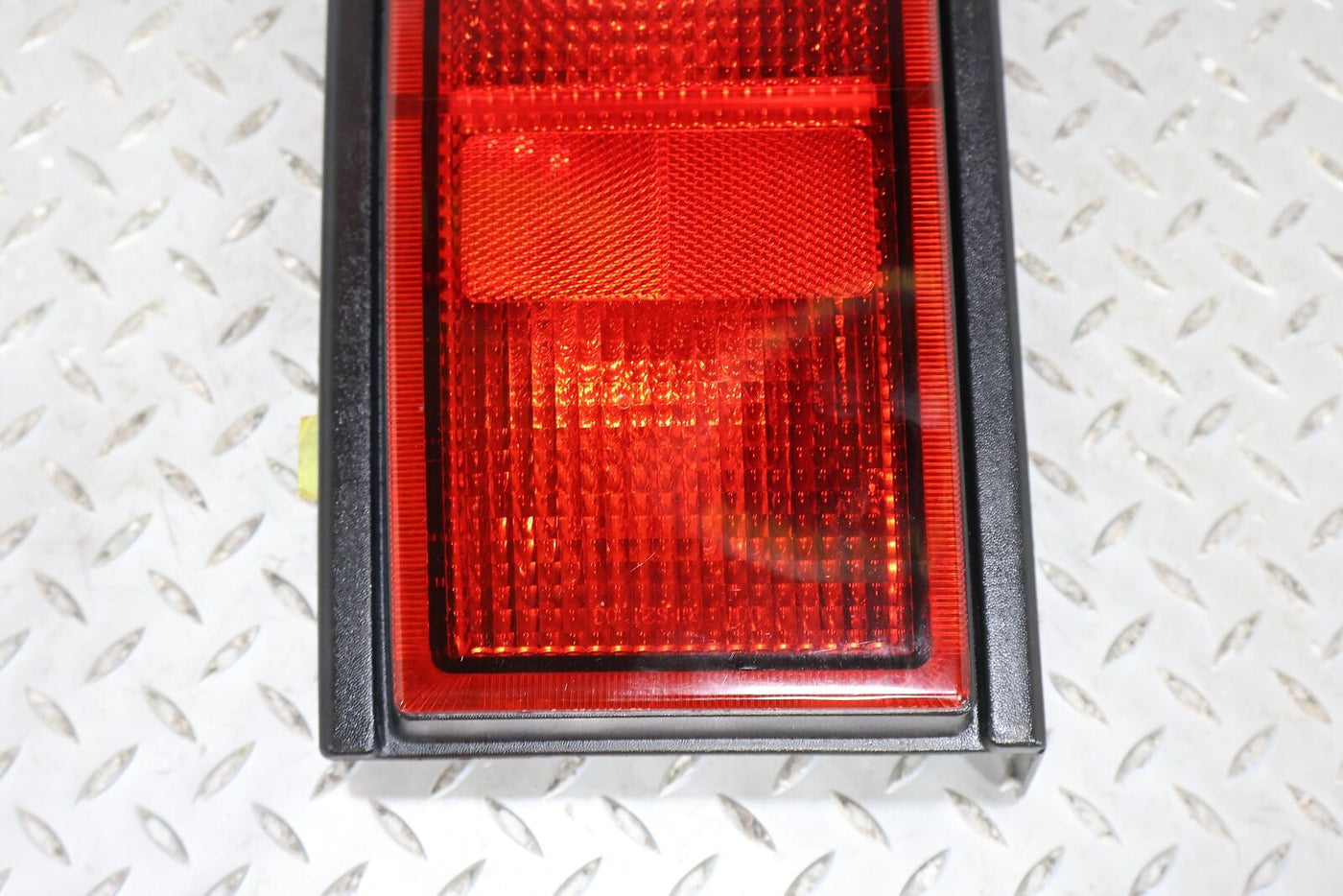 05-09 Hummer H2 SUV Late Model Right RH Tail Light Lamp (Red/Clear) Tested