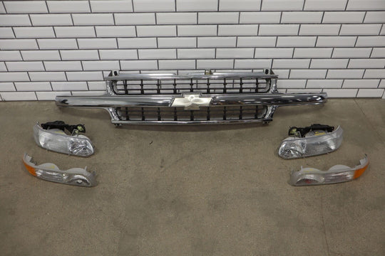 00-06 Chevy Suburban / Tahoe OEM Front Grille with Headlights / Turn Signals