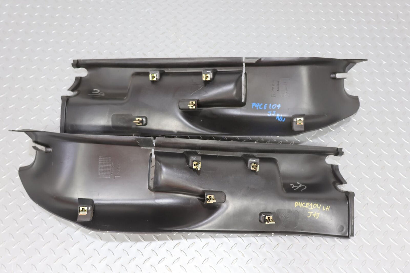 03-06 Chevy SSR Pair Left & Right Interior B Pillar Trim Panels (Black 19i)