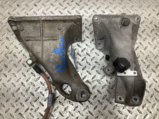 01-06 BMW M3 S54 3.2L Pair of Engine Brackets OEM 22294262211 109469422