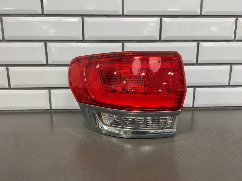2016 Jeep Grand Cherokee- TAIL LIGHT ASSEMBLY