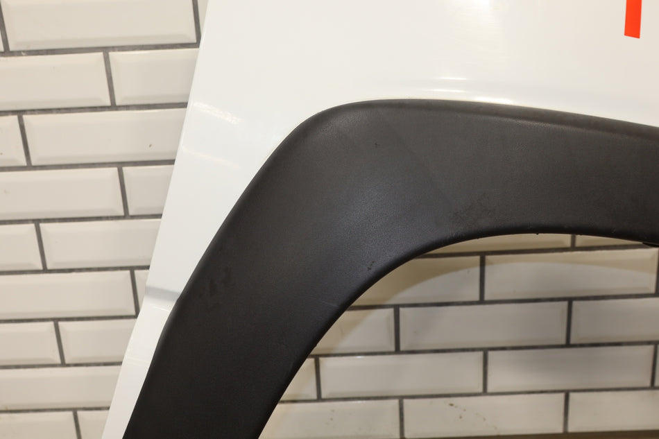 99-02 Chevy Silverado 99-06 Suburban Tahoe Right RH Fender Olympic White 93