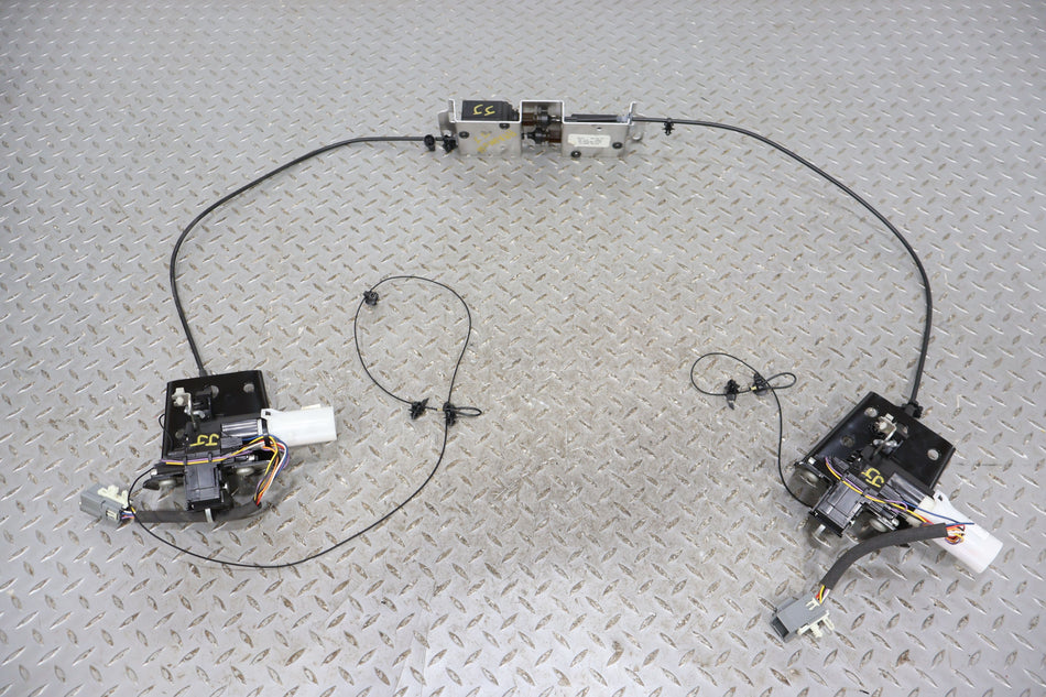 09 Aston Martin V8 Vantage Pair LH&RH Convertible Boot Cover Latches W/ Cables