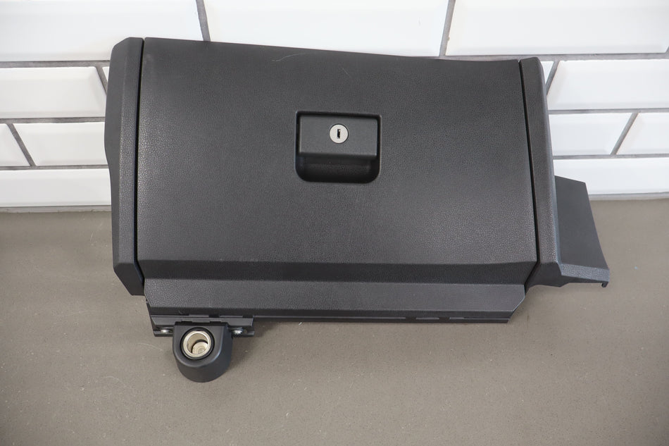 2023 Nissan Z Glove Box G
