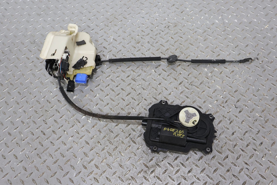 2006 BENTLY- Right Front Door Latch