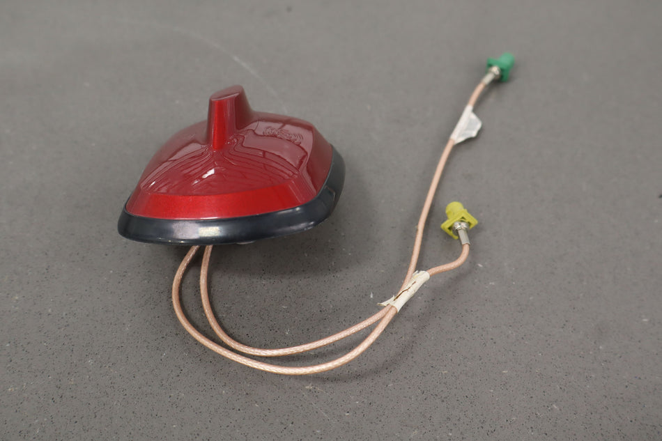 2004 Cadillac XLR- Antenna