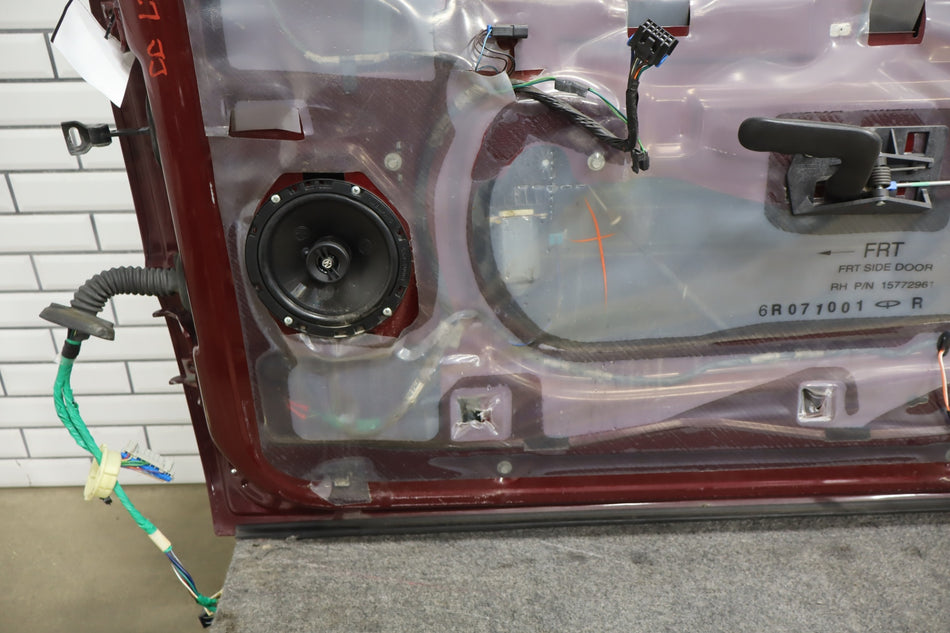 99-07 Chevy GMC Truck SUV GMT800 Right Front Door {Exterior Color} {Paint Code}