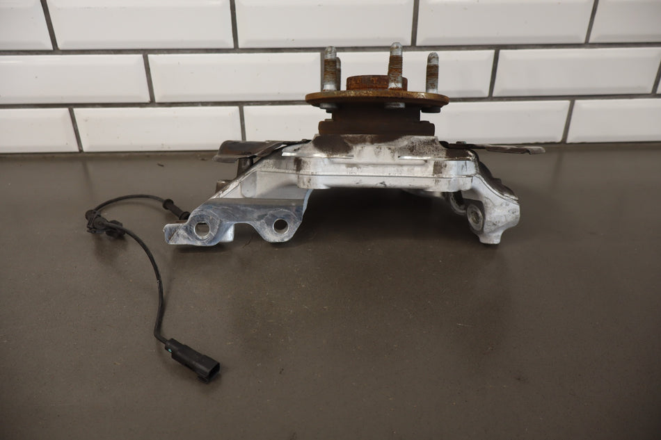 2010-2015 Chevrolet Camaro SS Right Front Spindle 92233626