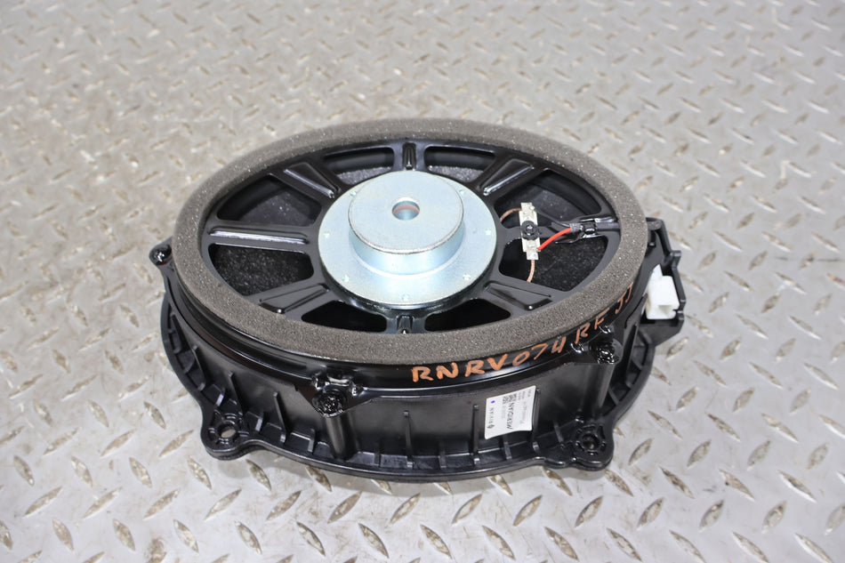 Speakers, 2022, Rivian, R1S