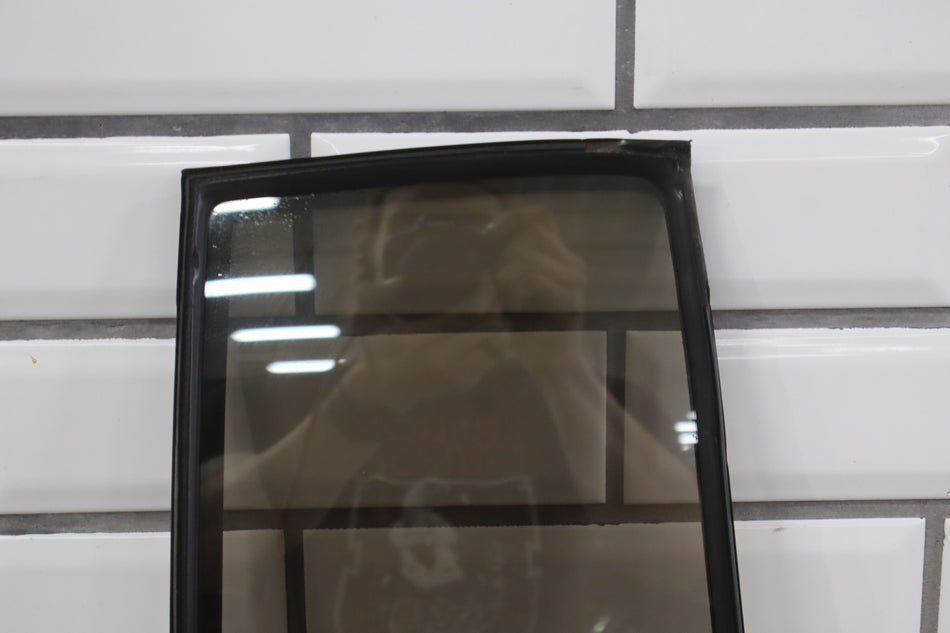 1998-2007 Lexus LX470 Right Passenger Rear Vent Glass Window W/Seal