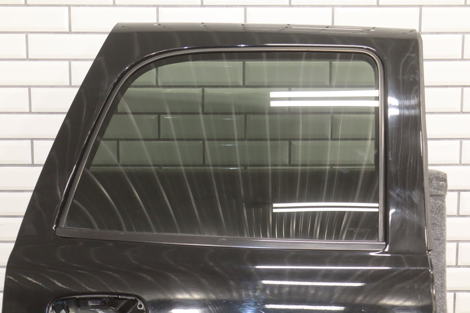 2006 Cadillac Escalade- Right Rear Door