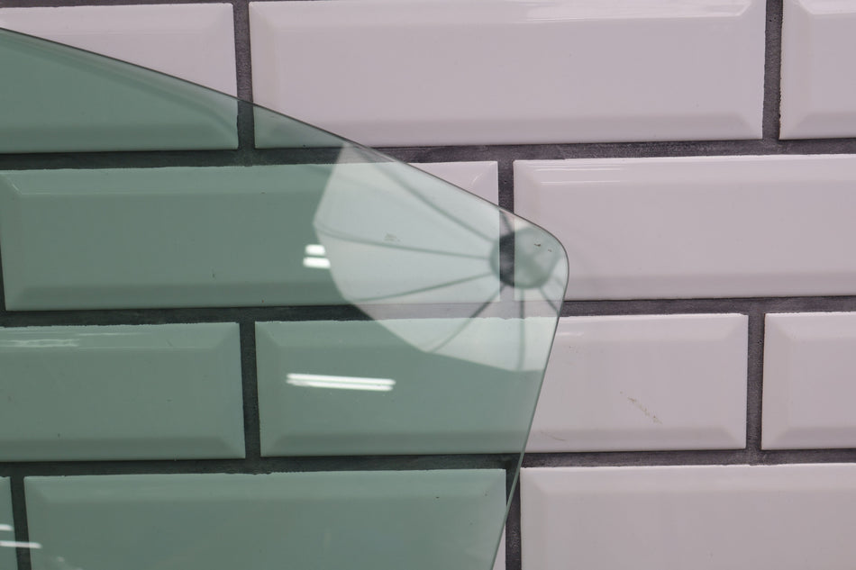 2002 Lexus LS430- FRONT DOOR GLASS/WINDOW