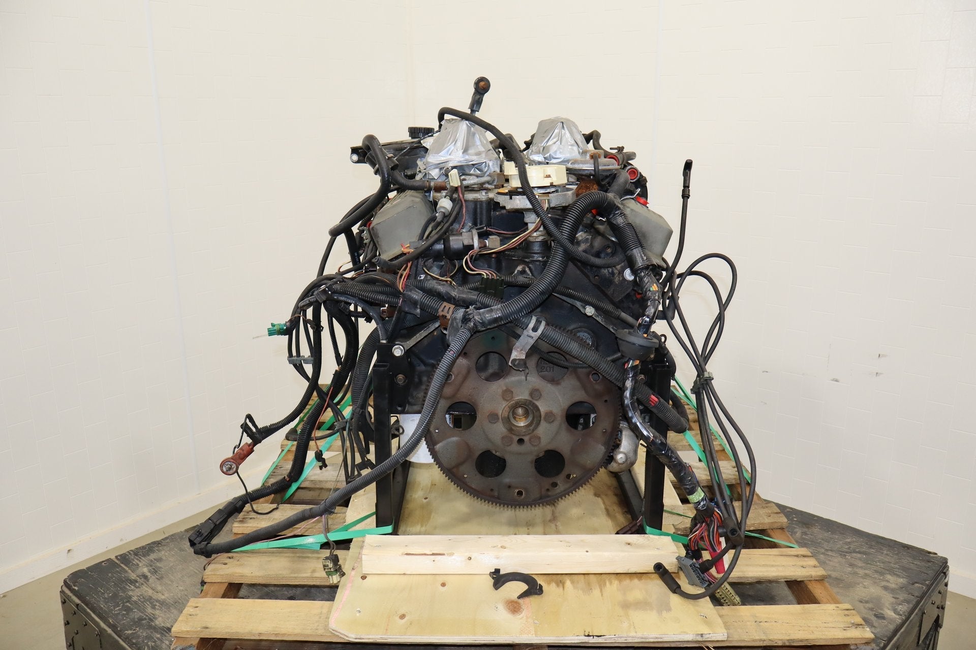 82-84 Chevrolet Corvette Engine 5.7L L83 101293 | High Leakdown Core