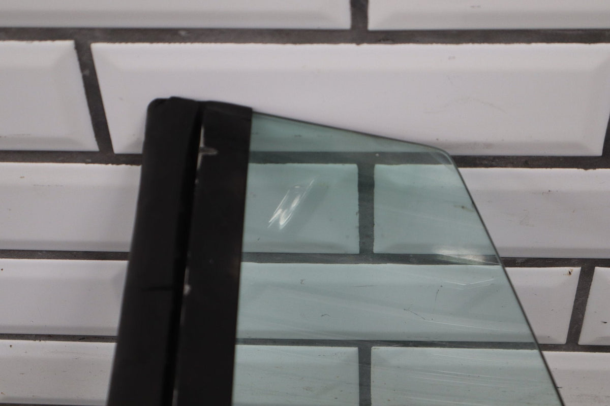 83-93 Ford Mustang (Fox) Conv LH Quarter Glass Untested