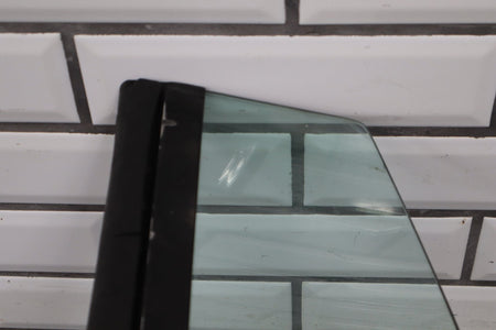 83-93 Ford Mustang (Fox) Conv LH Quarter Glass Untested