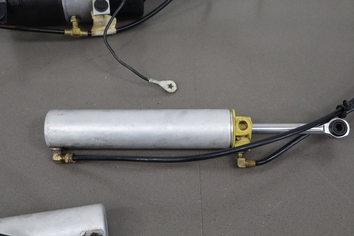 83-93 Ford Mustang (Fox) Conv Top Pump Lines Cylinders