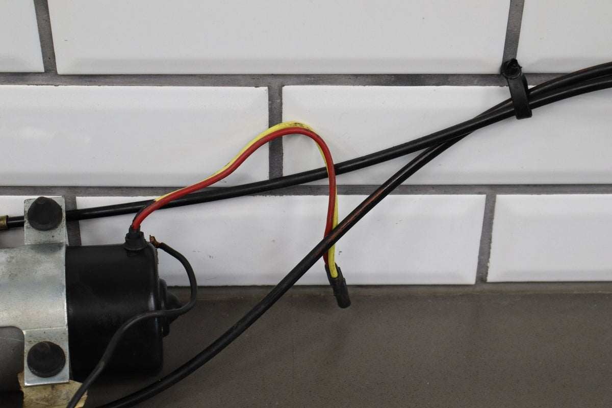 83-93 Ford Mustang (Fox) Conv Top Pump Lines Cylinders